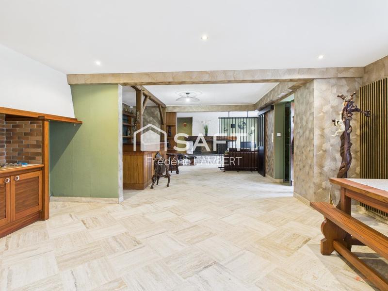 Maison - 219 m² - 5 pièces