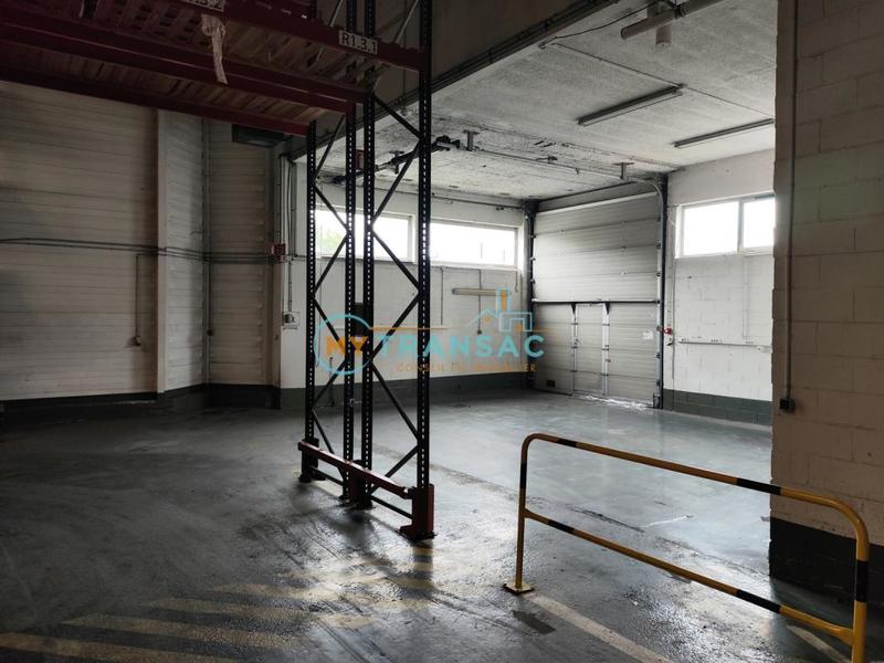 Local d'activité / Entrepôt - 2 440 m²