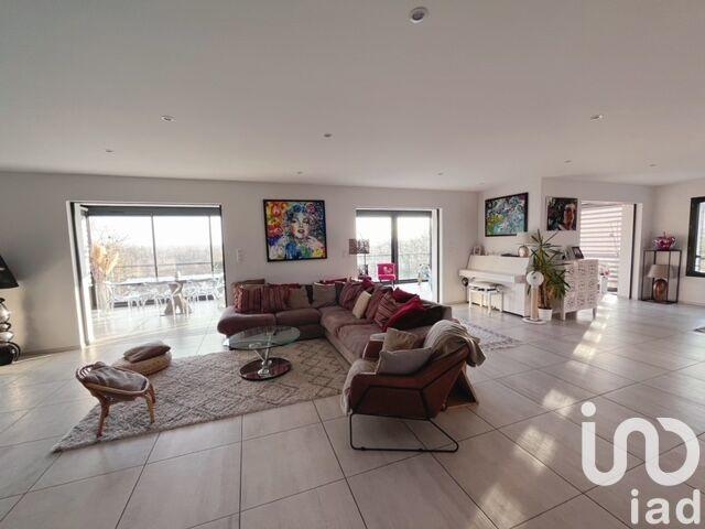 Maison de maîtres - 365 m² - 9 pièces