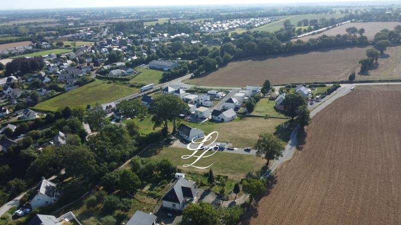 Terrain de lotissements - 649 m²