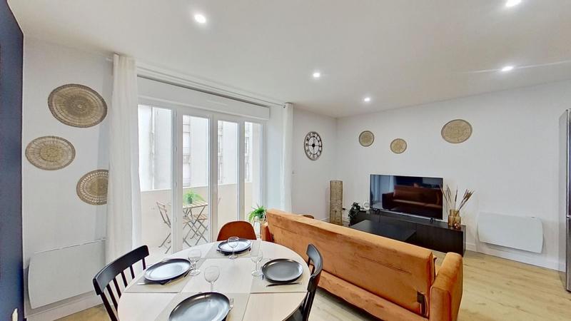 Appartement - 90 m² - 5 pièces