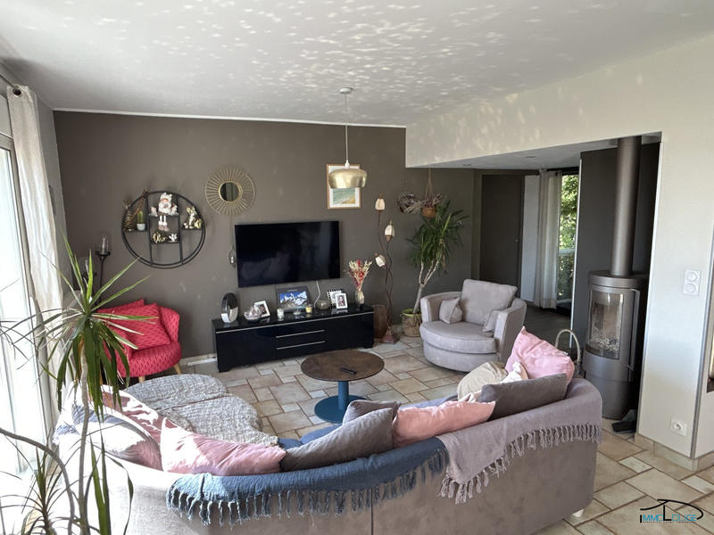 Maison traditionnelle - 172 m² - 6 pièces