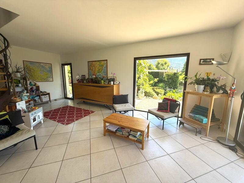 Maison - 170 m² - 5 pièces