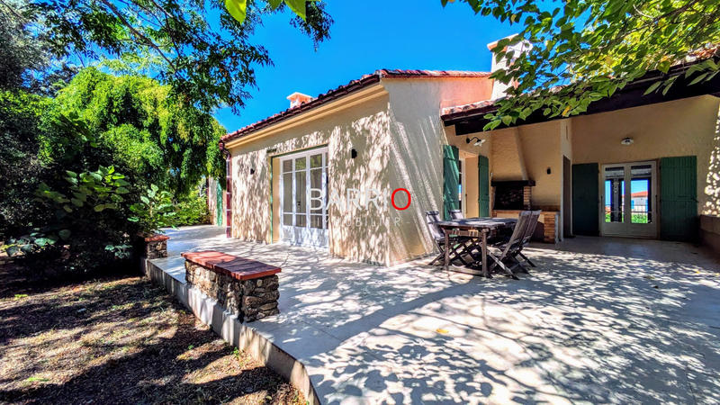 Villa - 280 m² - 9 pièces