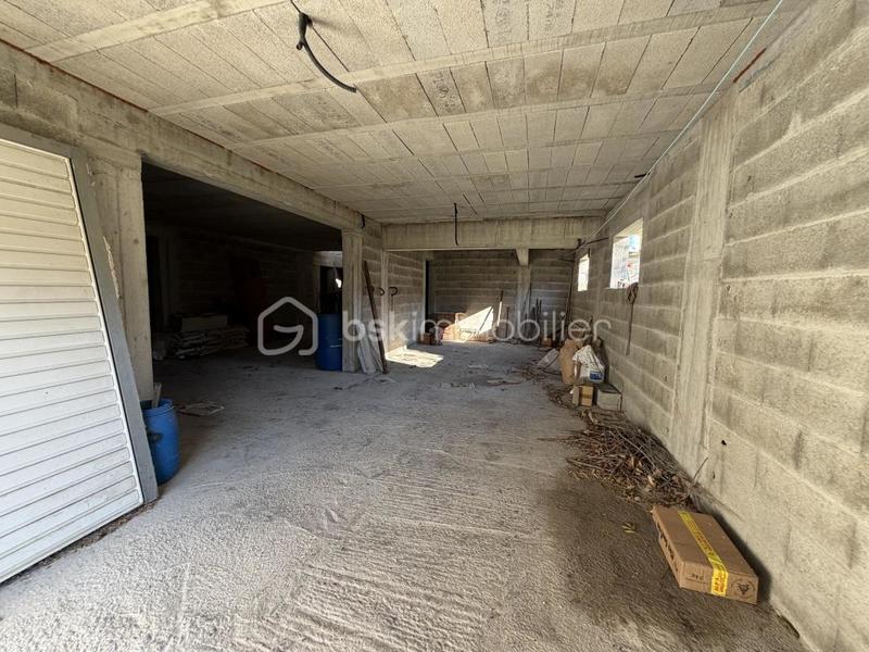 Maison - 180 m² - 5 pièces