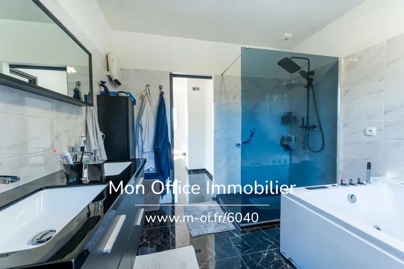 Villa - 166 m² - 6 pièces