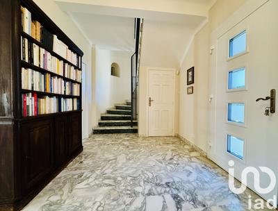 Maison - 350 m² - 8 pièces