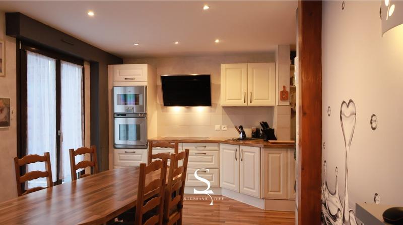 Maison - 180 m² - 7 pièces