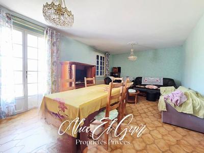 Maison - 96 m² - 5 pièces