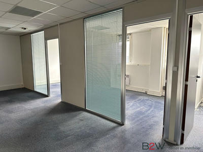 Bureau - 140 m² - 7 pièces