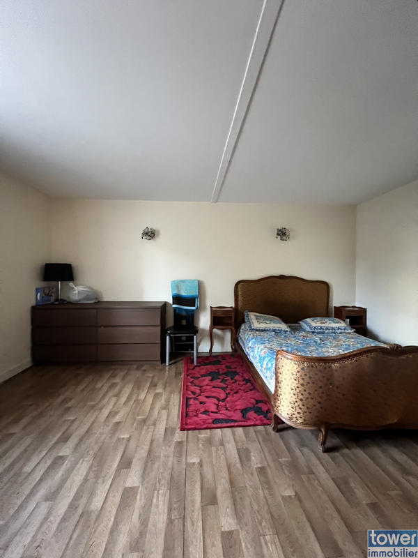 Maison - 199 m² - 10 pièces