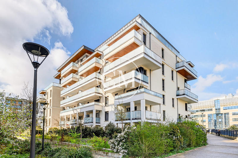 Appartement - 90 m² - 5 pièces