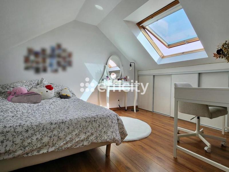 Pavillon - 167 m² - 7 pièces