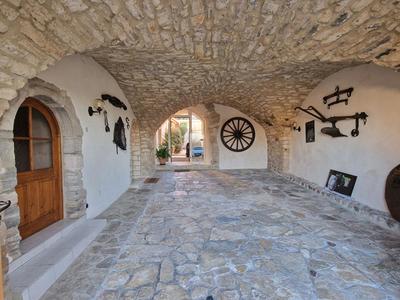 Propriété - 170 m² - 7 pièces