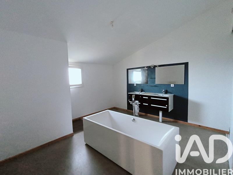 Maison - 280 m² - 13 pièces