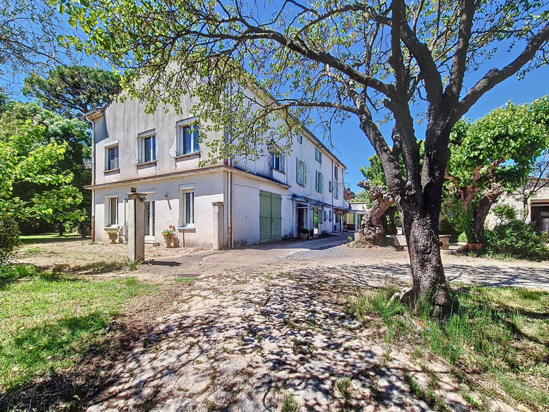 Bastide - 335 m² - 20 pièces