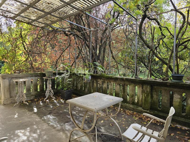 Immeuble - 254 m² - 13 pièces