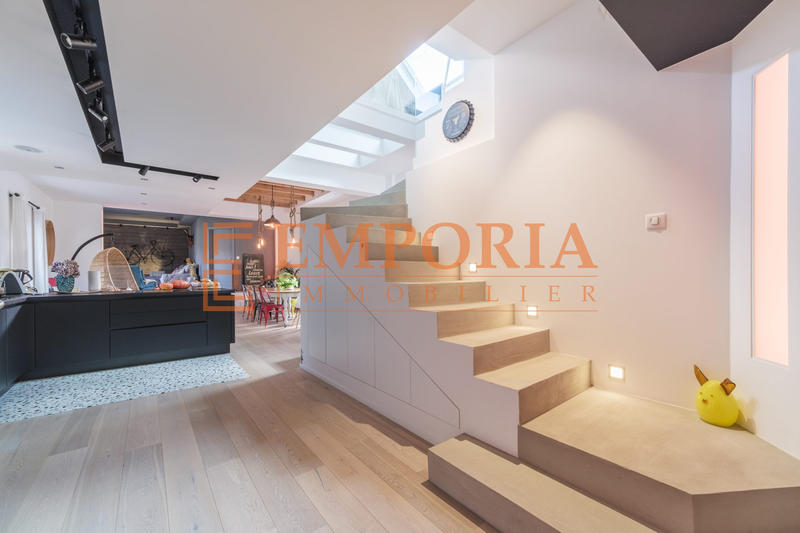 Loft - 122 m² - 3 pièces