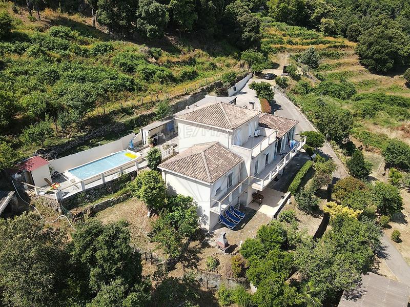 Villa - 179 m² - 6 pièces