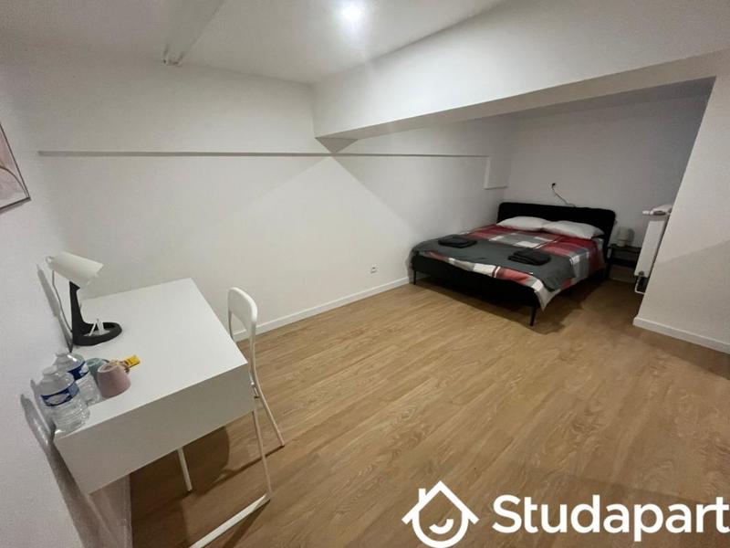 Chambre - 12 m² - 1 pièce