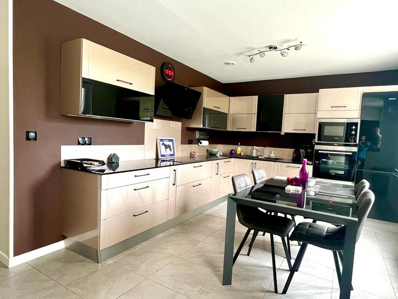 Maison - 64 m² - 4 pièces