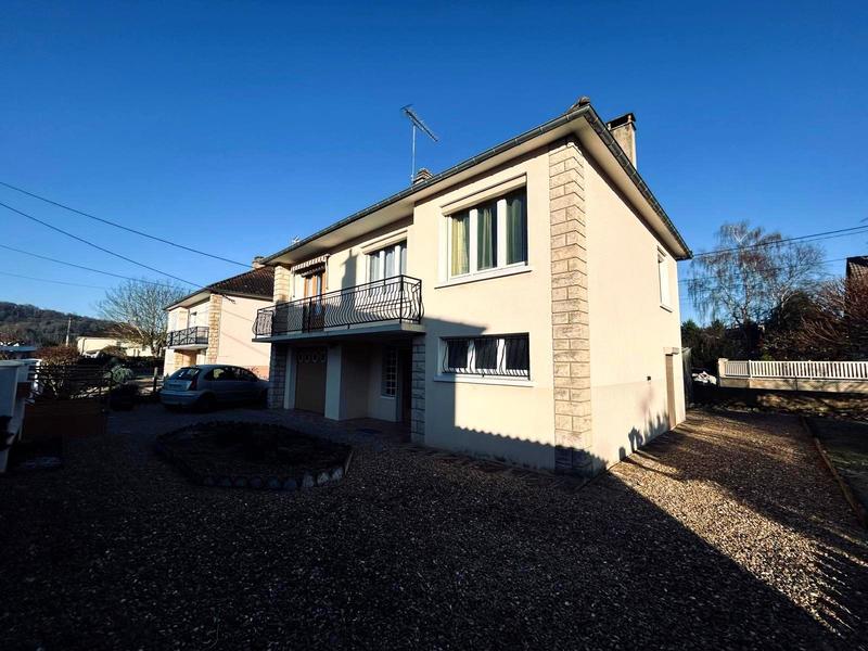 Maison - 93 m² - 4 pièces