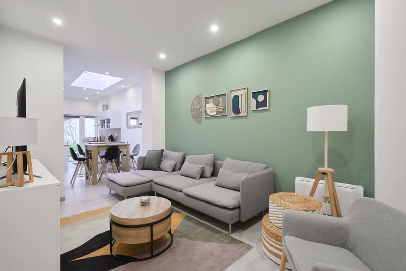 Maison - 143 m² - 9 pièces