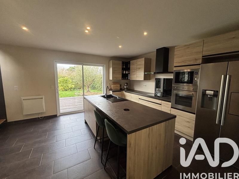 Maison - 98 m² - 5 pièces