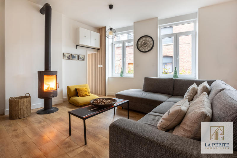 Maison - 230 m² - 9 pièces