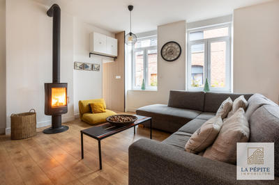 Maison - 230 m² - 9 pièces