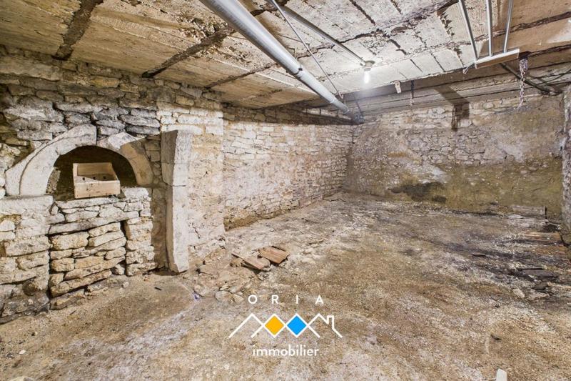 Maison - 235 m² - 10 pièces