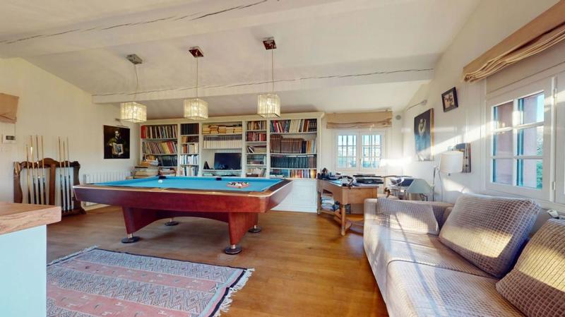 Propriété - 980 m²