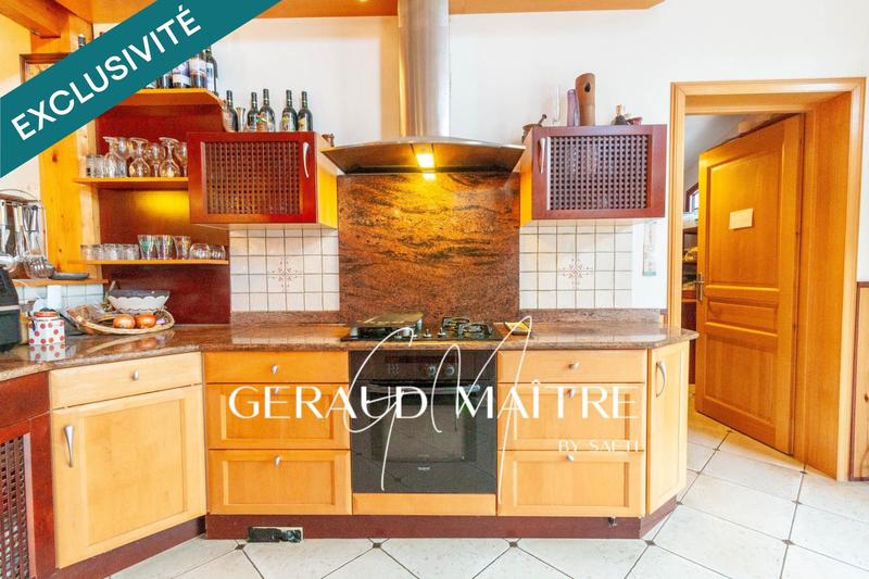 Propriété - 285 m² - 10 pièces