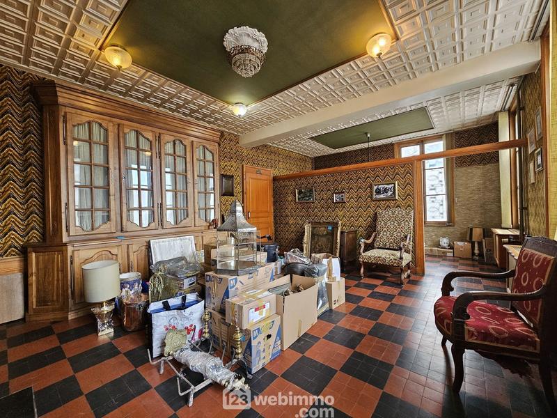 Maison - 353 m² - 9 pièces