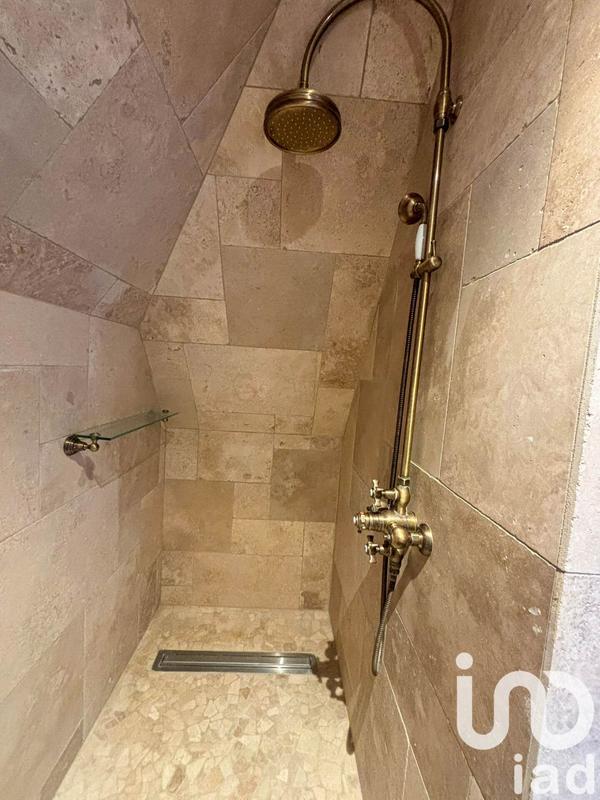 Maison - 180 m² - 5 pièces