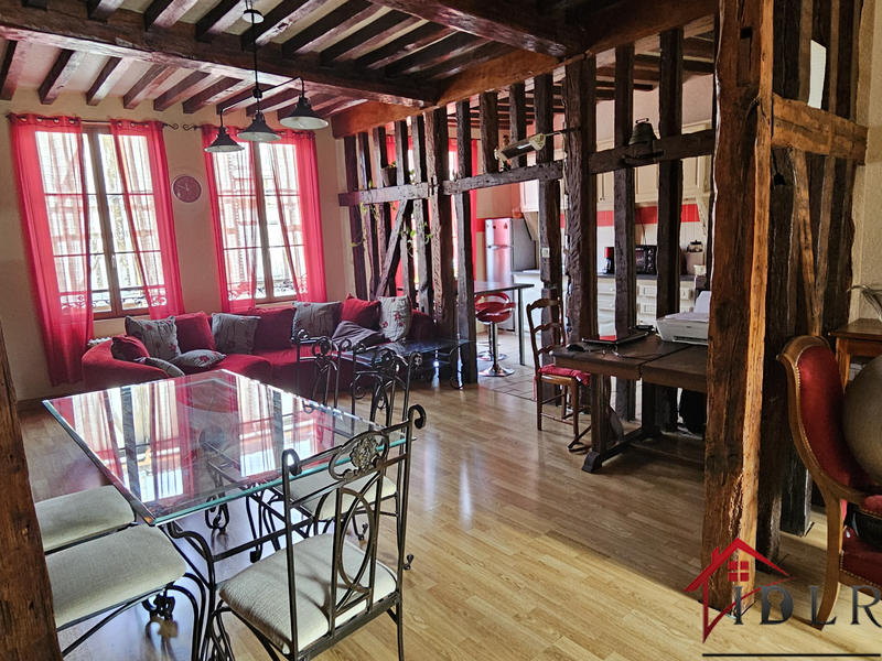 Immeuble - 218 m² - 7 pièces