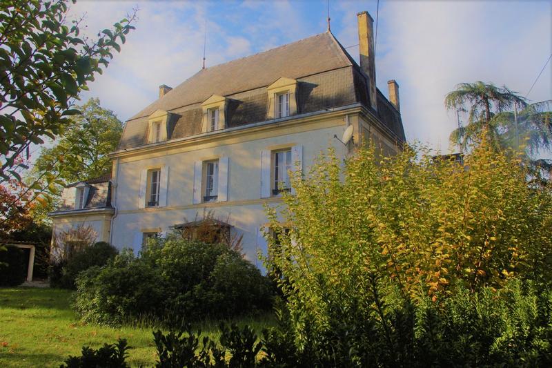 Maison traditionnelle - 720 m² - 19 pièces
