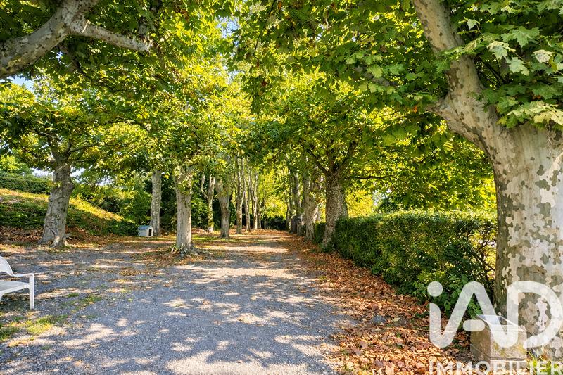 Maison - 469 m² - 15 pièces