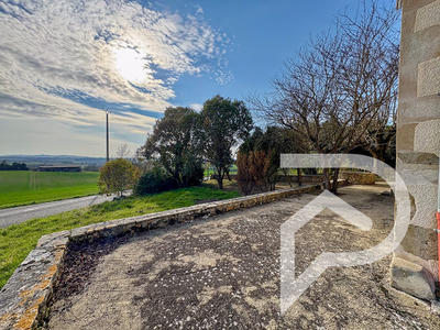 Maison - 260 m² - 7 pièces