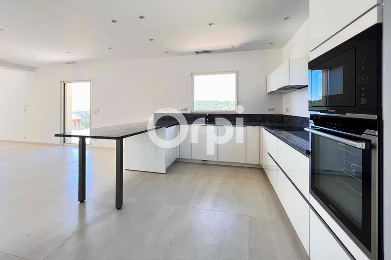 Maison - 208 m² - 5 pièces