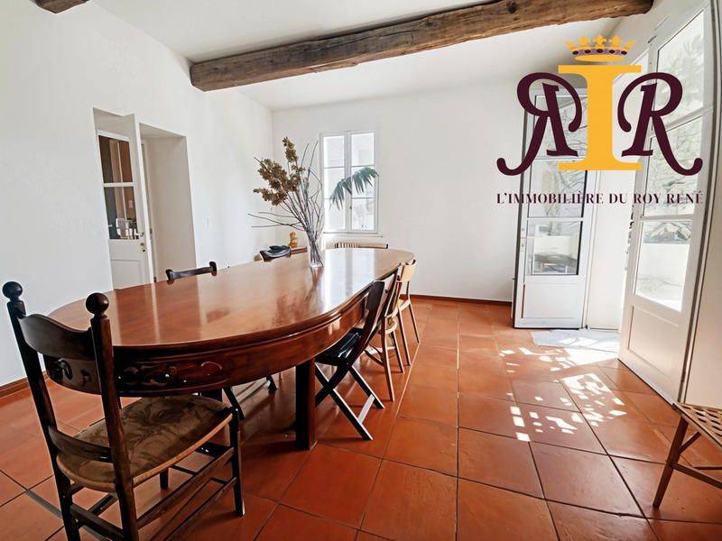 Mas - 252 m² - 11 pièces