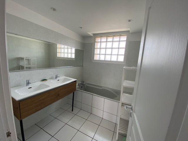 Appartement - 104 m² - 4 pièces