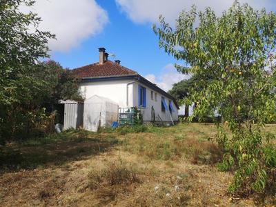 Maison - 90 m² - 5 pièces