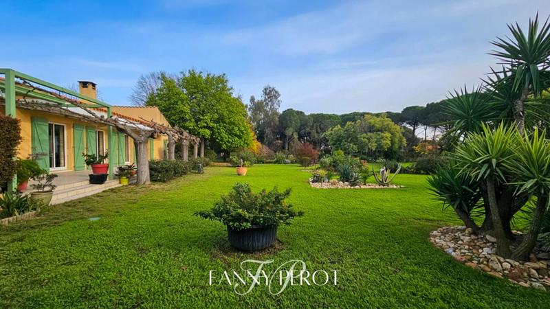 Maison - 220 m² - 6 pièces