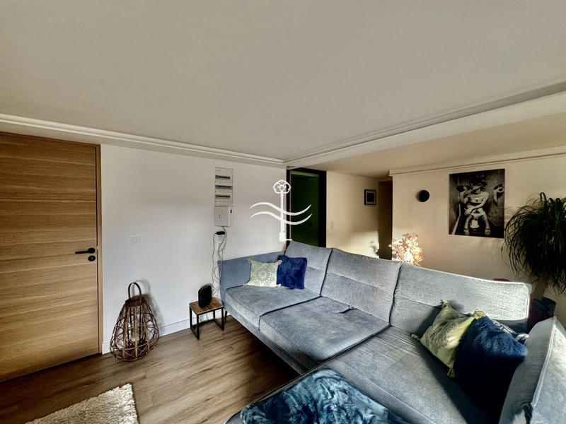 Maison - 208 m² - 9 pièces