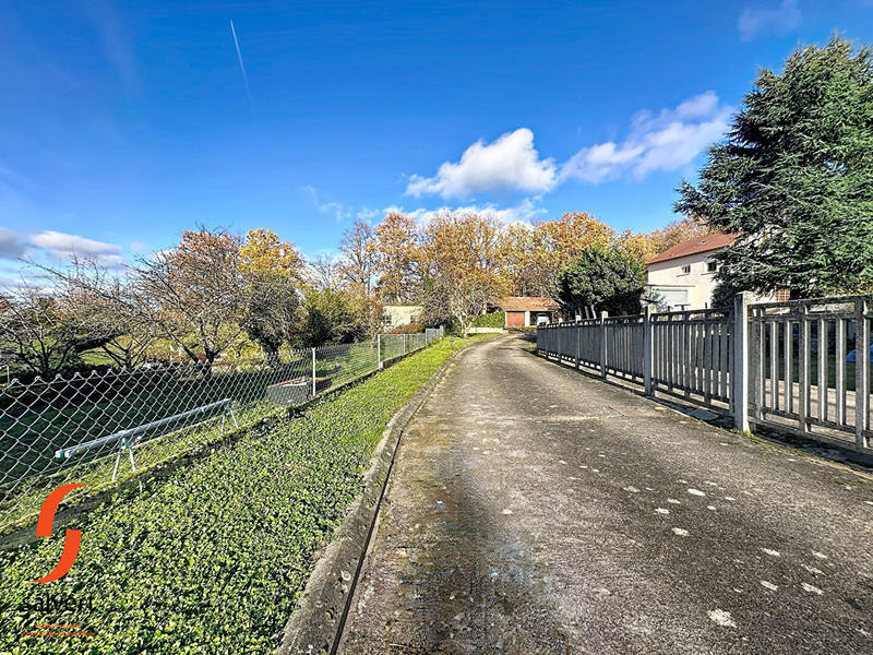 Maison - 215 m² - 7 pièces