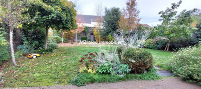 Maison - 254 m² - 10 pièces