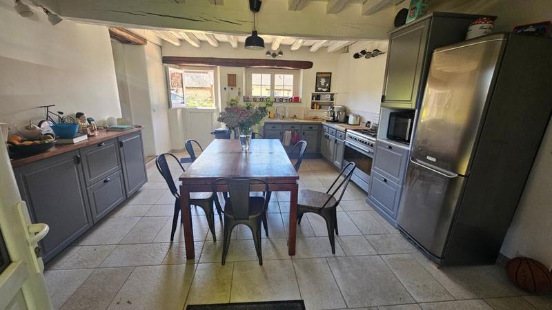 Maison - 175 m² - 9 pièces