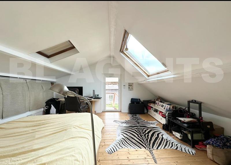 Maison - 314 m² - 11 pièces