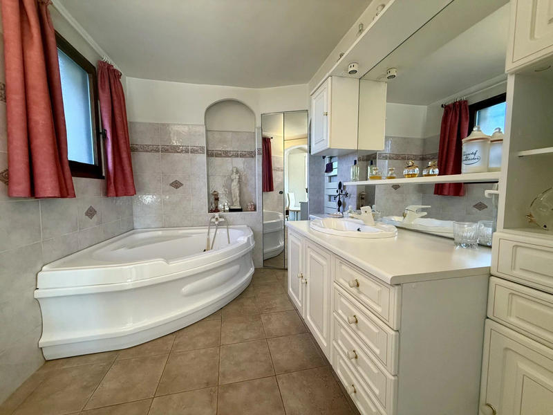 Maison - 162 m² - 7 pièces